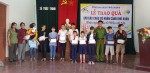 Công an Triệu Phong: Trao quà cho trẻ em nghèo nhân ngày Quốc tế thiếu nhi