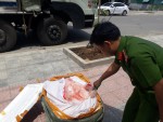 CA Vĩnh Linh: Bắt giữ xe vận chuyển khoảng 300kg sản phẩm động vật không rõ nguồn gốc.