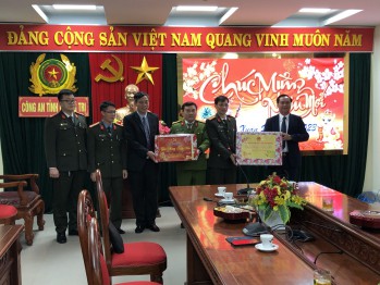 Lãnh đạo tỉnh chúc tết Công an tỉnh Quảng Trị