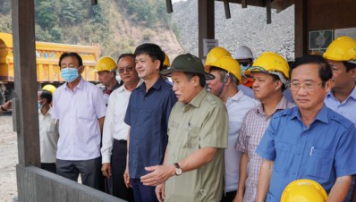 Đoàn lãnh đạo cấp cao tỉnh Quảng Trị tham quan thực địa mỏ than Kaleum tại tỉnh Sekong